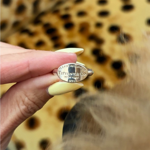 Tiffany & Co. VINTAGE perfect condition Sterling Silver Oval Signet Ring - Picture 2 of 7